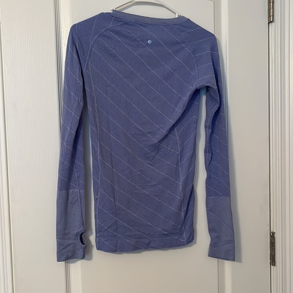 Lululemon long sleeve - Picture 3 of 5
